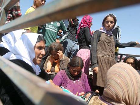 Phụ nữ Yazidi bị khủng bố IS bắt giữ, h&atilde;m hiếp v&agrave; đối xử t&agrave;n nhẫn