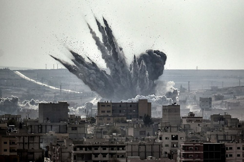 Bom Mỹ dội xuống mục ti&ecirc;u của khủng bố IS ở thị trấn Kobani