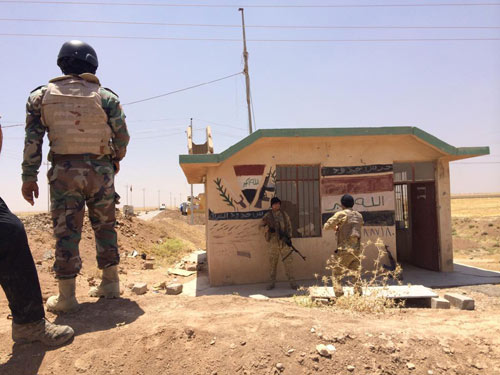 Chốt kiểm so&aacute;t của bi&ecirc;n ph&ograve;ng Iraq tr&ecirc;n bi&ecirc;n giới với Syria