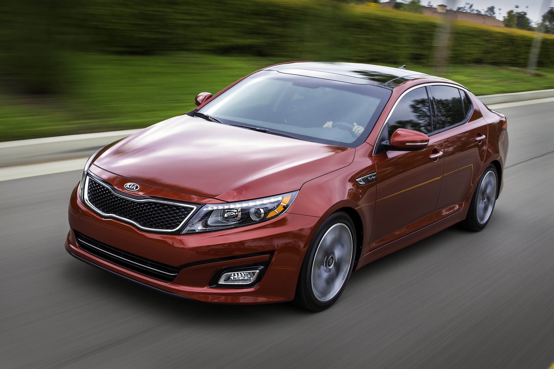 Kia Optima 2015 c&oacute; thiết kế mới được đ&aacute;nh gi&aacute; hiện đại, trẻ trung 