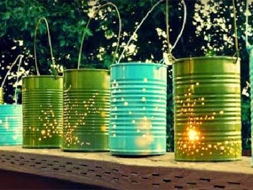 Bước 6: Ho&agrave;n thiện: Như vậy l&agrave; chiếc đ&egrave;n trung thu độc đ&aacute;o đ&atilde; sẵn s&agrave;ng tỏa s&aacute;ng rồi đấy. L&uacute;c n&agrave;y, h&atilde;y đặt nến hoặc cho đ&egrave;n led v&agrave;o b&ecirc;n trong đ&egrave;n v&agrave; đốt l&ecirc;n.