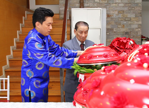 lễ ăn hỏi của ca sĩ Lam Trường 