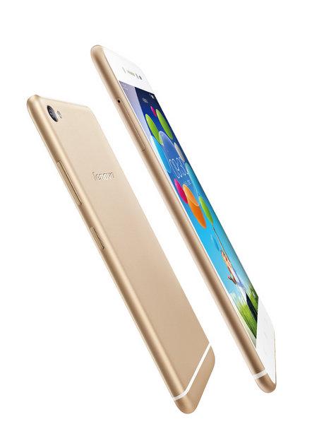  Lenovo Sisley S90 được cài sẵn hệ điều hành Android 4.4.4 KitKat và có giá bán lẻ khoảng 327 USD (~6.7 triệu VND)
