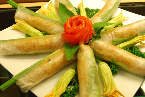 B&aacute;nh đa nem chay kh&ocirc;ng nh&acirc;n thịt trong ng&agrave;y lễ vu lan