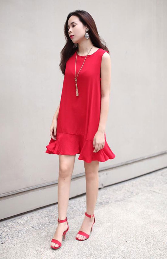 Bà xã Hồ Hoài Anh nổi bật với nhiều dáng váy khác nhau Bà xã Hồ Hoài Anh nổi bật với nhiều dáng váy khác nhau