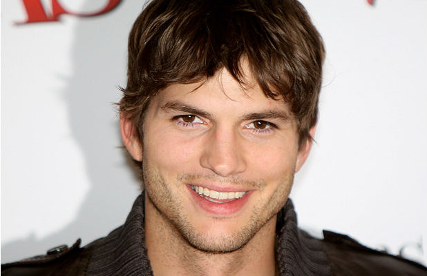  Ashton Kutcher giảm c&acirc;n bằng tr&aacute;i c&acirc;y