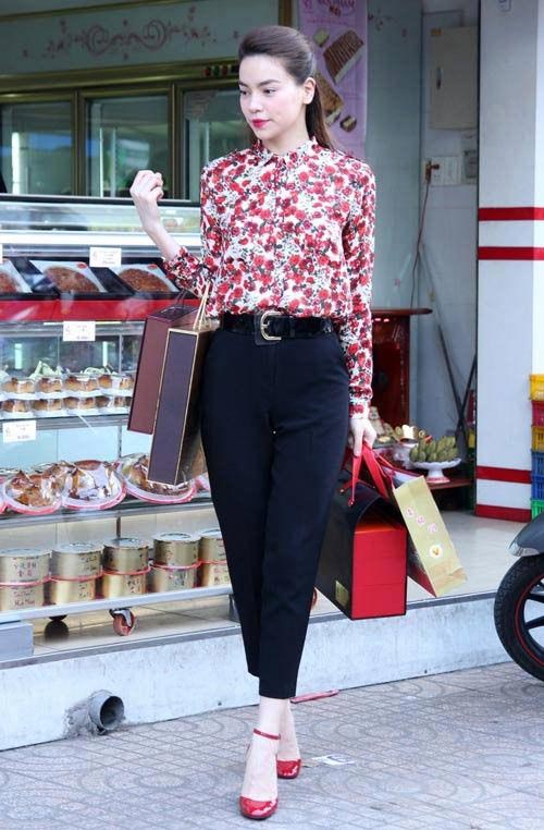 Mặc đẹp mỗi ng&agrave;y với sơ mi hoa cổ điển vừa nữ t&iacute;nh vừa thanh lịch
