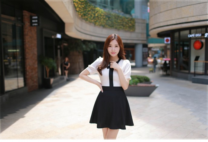 Một trong những trang phục kh&ocirc;ng thể thiếu gi&uacute;p c&aacute;c n&agrave;ng mặc đẹp mỗi ng&agrave;y đi l&agrave;m l&agrave; v&aacute;y đầm