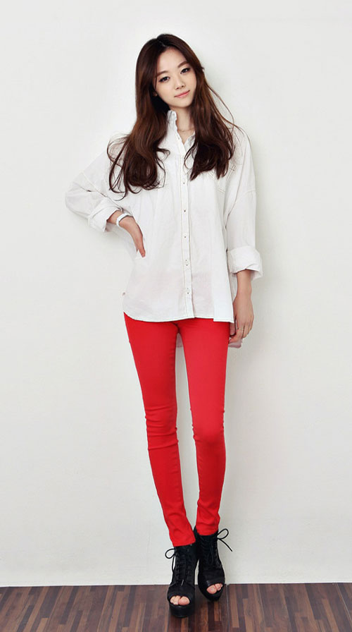 Legging m&agrave;u th&ecirc;m phần nổi bật. Ảnh minh họa