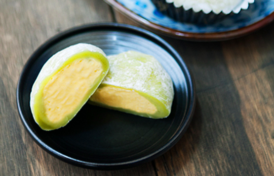 B&aacute;nh Mochi tr&agrave; xanh nh&acirc;n kem tươi c&oacute; m&agrave;u sắc bắt mắt v&agrave; hương vị mới lạ 