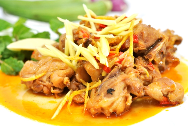 Một trong những m&oacute;n kho m&ugrave;a đ&ocirc;ng ngon phải kể đến g&agrave; kho gừng