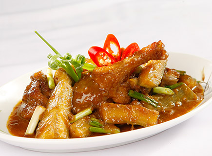 Vịt kho ngũ vị l&agrave; một m&oacute;n kho m&ugrave;a đ&ocirc;ng tuyệt vời cho cả gia đ&igrave;nh