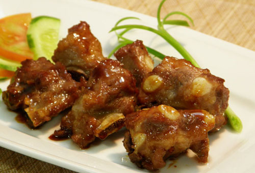 M&oacute;n om m&ugrave;a đ&ocirc;ng ngon phải kể đến sườn om nước dừa
