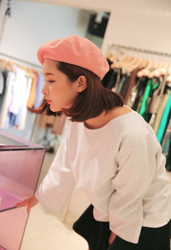 Mũ nồi l&agrave; kiểu mũ mềm, h&igrave;nh tr&ograve;n, phẳng, c&oacute; n&uacute;m tr&ecirc;n đỉnh