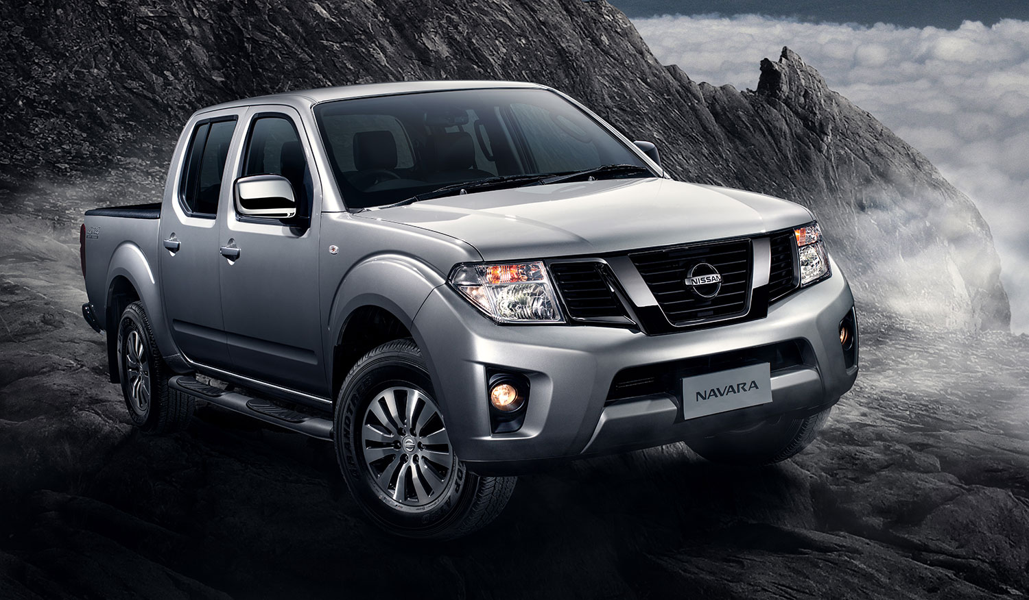 Nissan Navara c&ograve;n khi&ecirc;m tốn về lượng kh&aacute;ch h&agrave;ng mua &ocirc; t&ocirc; b&aacute;n tải