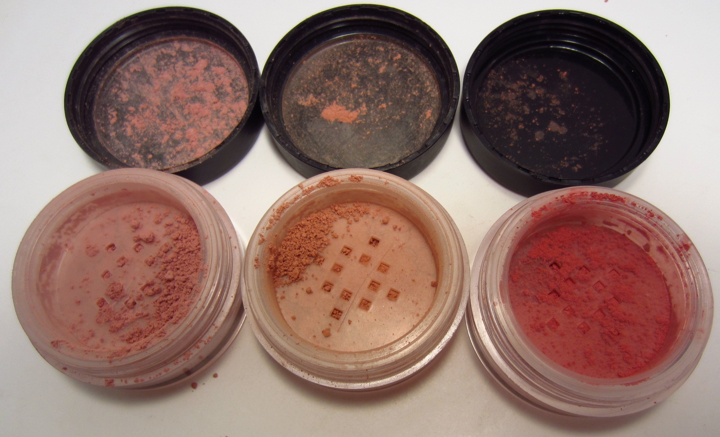 Phấn m&aacute; hồng Mineral Blush của E.L.F. l&agrave; 13Win21 con - Tri ân hội viên mỗi tháng 2000 tỷ gi&aacute; tốt gi&uacute;p người d&ugrave;ng tạo n&ecirc;n gương mặt rạng rỡ, tươi s&aacute;ng, tươi s&aacute;ng v&agrave; bền m&agrave;u