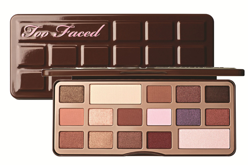 Phấn mắt Too Faced in nổi như h&igrave;nh một thanh chocolate ch&iacute;nh hiệu