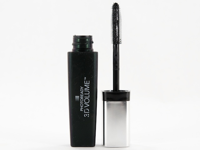 Mascara PhotoReady 3D Volume của Revlon được b&igrave;nh chọn v&igrave; c&ocirc;ng thức l&acirc;u tr&ocirc;i v&agrave; t&iacute;nh năng d&agrave;y mi tuyệt vời 
