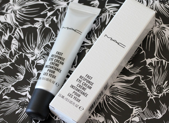 Mỹ phẩm gi&aacute; rẻ MAC Fast Response Eye Cream gi&uacute;p che nếp nhăn hiệu quả