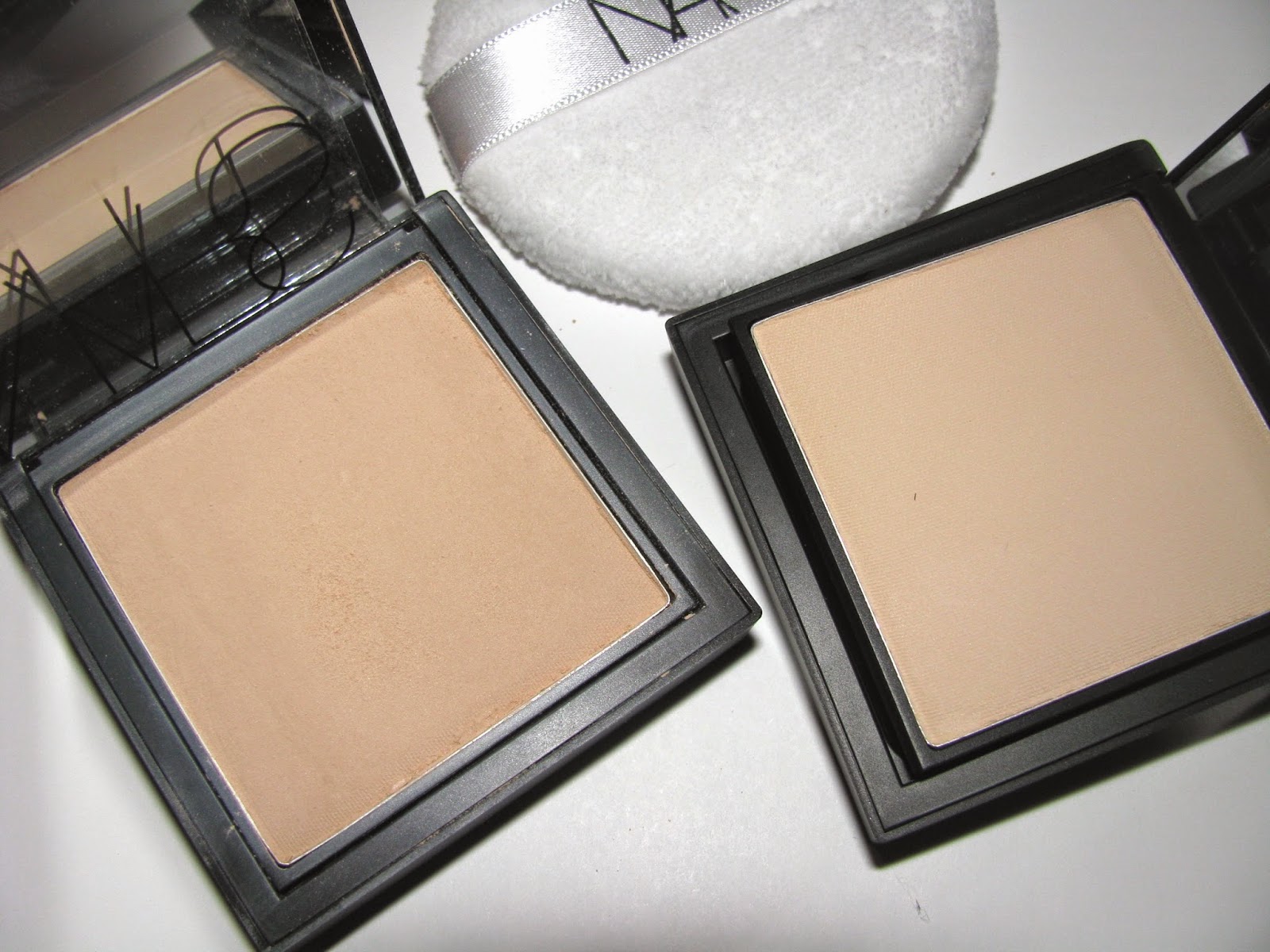 Nars All Day Luminous Powder Foundation SPF 24 gi&uacute;p l&agrave;n da mịn m&agrave;ng đến kh&ocirc;ng ngờ