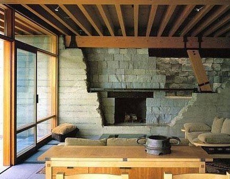 Có tổng cộng 6 nhà bếp và 6 lò sửa trong biệt thự 7 phòng ngủ này