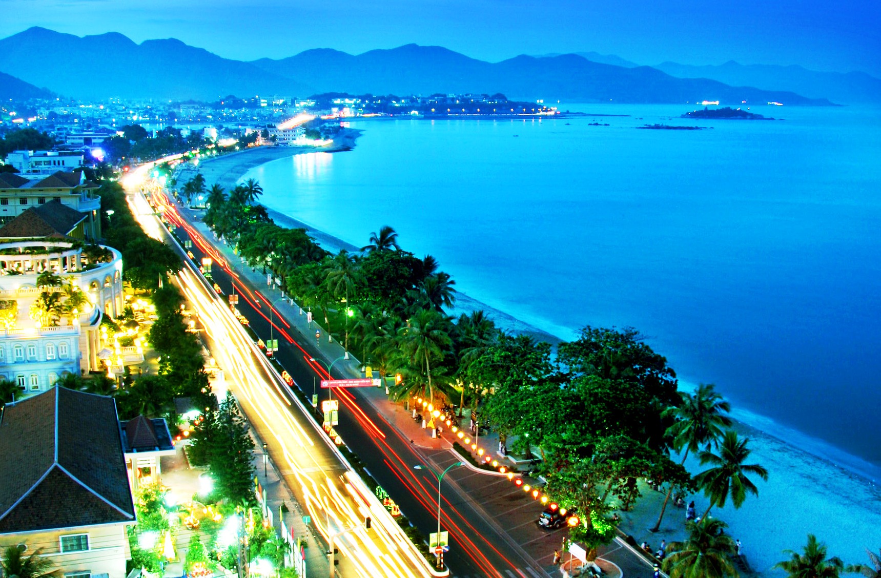 Nha Trang, Quy Nhơn cũng l&agrave; những điểm đến hấp dẫn khi du lịch tết