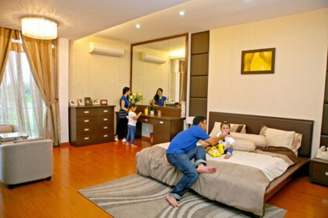 Ph&ograve;ng ngủ của hai vợ chồng Quyền Linh