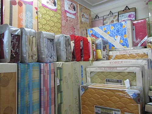 Ph&aacute;t hiện nhiều l&ocirc; chăn ga gối đệm k&eacute;m chất lượng