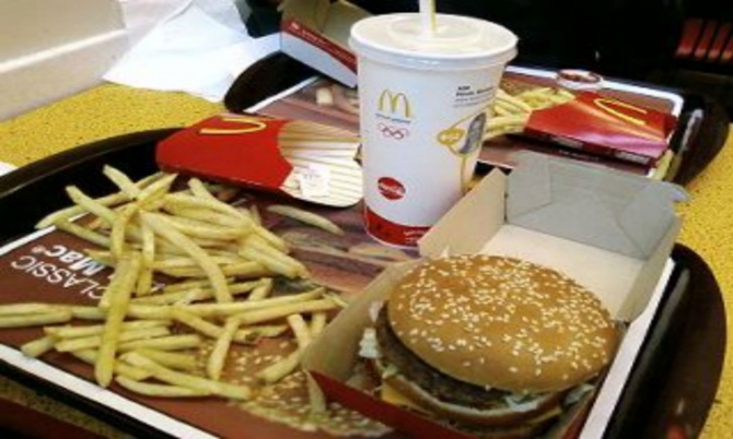 Ray Kroc chỉ thực sự th&agrave;nh c&ocirc;ng khi bước v&agrave;o độ tuổi 52
