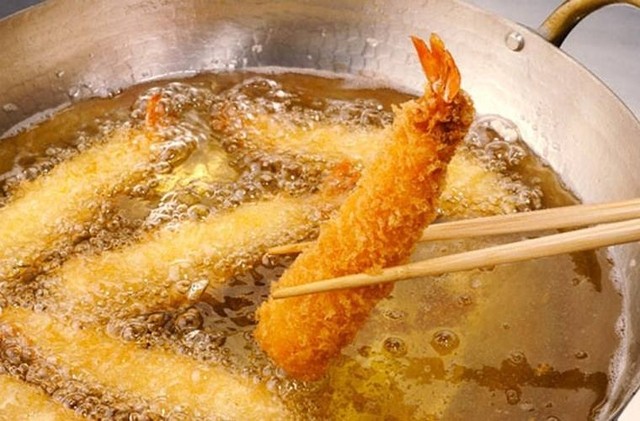 Nấu ăn bằng nồi nh&ocirc;m k&eacute;m chất lượng tiềm ẩn nhiều mối nguy hại