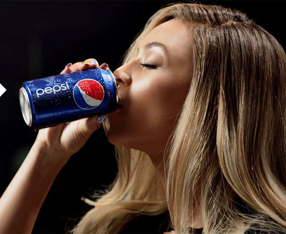Lượng người ti&ecirc;u thụ nước ngọt Pepsi v&agrave; Coca-Cola ở Mỹ đang giảm dần