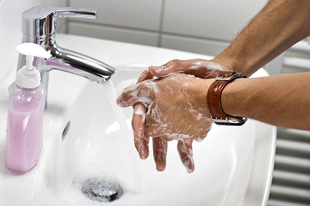 H&oacute;a chất trong nước rửa tay c&oacute; thể g&acirc;y rối loạn nội tiết