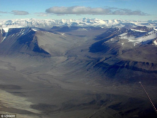 Những hiện tượng xảy ra tại Hoang mạc McMurdo Dry Valleys g&oacute;p phần chứng minh giả thuyết nước tr&ecirc;n Sao Hỏa đ&atilde; từng tồn tại