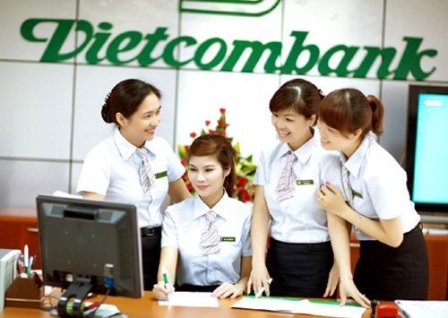 Nữ nh&acirc;n vi&ecirc;n ng&acirc;n h&agrave;ng thường kh&aacute; ưa nh&igrave;n. 