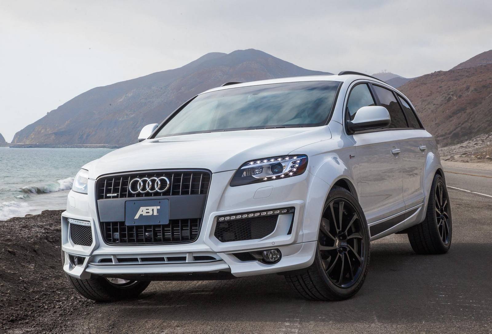 Audi QS7 cải tiến vượt bậc so với phi&ecirc;n bản tiền nhiệm