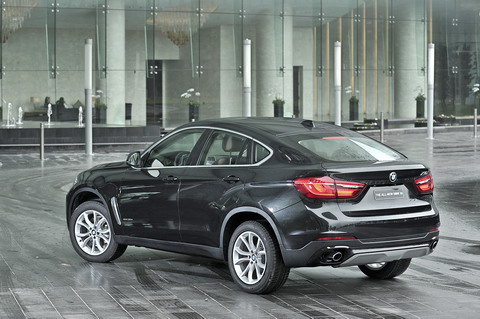 &Ocirc; t&ocirc; BMW X6 mới sử dụng động cơ dầu xDrive30d dung t&iacute;ch 3,0 l&iacute;t