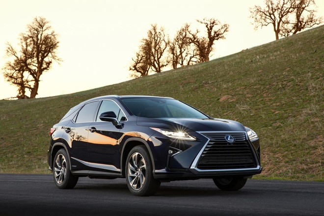 Diện mạo b&ecirc;n ngo&agrave;i của Lexus RX 2016 mang phong c&aacute;ch tương tự &ldquo;đ&agrave;n em&rdquo; NX