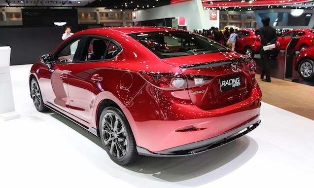 &Ocirc; t&ocirc; Mazda 3 Racing Series được ph&aacute;t triển l&ecirc;n từ bản động cơ 2.0 l&iacute;t SKYACTIV