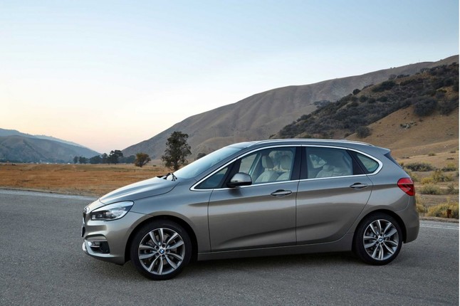 &Ocirc; t&ocirc; BMW 2-Series GT mới bao gồm 3 phi&ecirc;n bản m&aacute;y xăng 