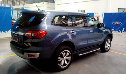 &Ocirc; t&ocirc; Ford Everest mới sở hữu khả năng off-road ấn tượng nhờ chiều cao gầm 225 mm 