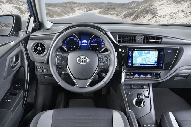 Kh&ocirc;ng gian nội thất của &ocirc; t&ocirc; Toyota Auris mới y&ecirc;n tĩnh hơn trước nhờ vật liệu c&aacute;ch &acirc;m