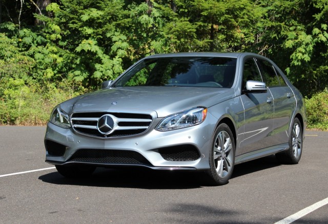 &Ocirc; t&ocirc; gia đ&igrave;nh Mercedes-Benz E250 Bluetec được nhiều quốc gia ưa chuộng