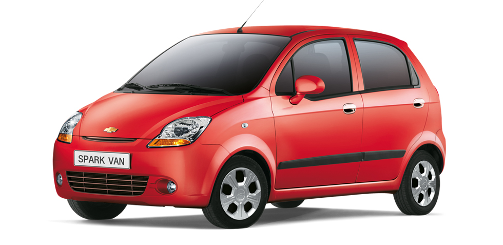 Chevrolet Spark Van là mẫu ô tô giá rẻ được trang bị động cơ bền bỉ giúp tiết kiệm tối đa nhiên liệu