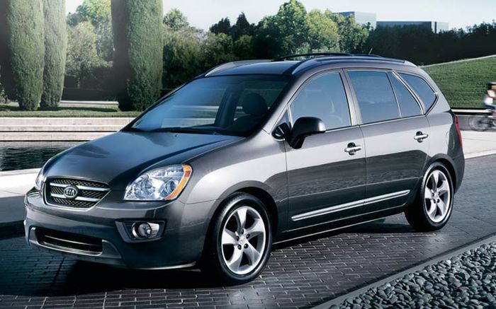 &Ocirc; t&ocirc; gi&aacute; rẻ Kia Rondo 7 chỗ hứa hẹn mang lại những trải nghiệm th&uacute; vị cho người d&ugrave;ng