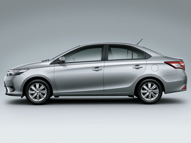 Mẫu &ocirc; t&ocirc; gi&aacute; rẻ Toyota Vios 2015 nổi bật với kiểu d&aacute;ng thể thao trẻ trung m&agrave; vẫn sang trọng