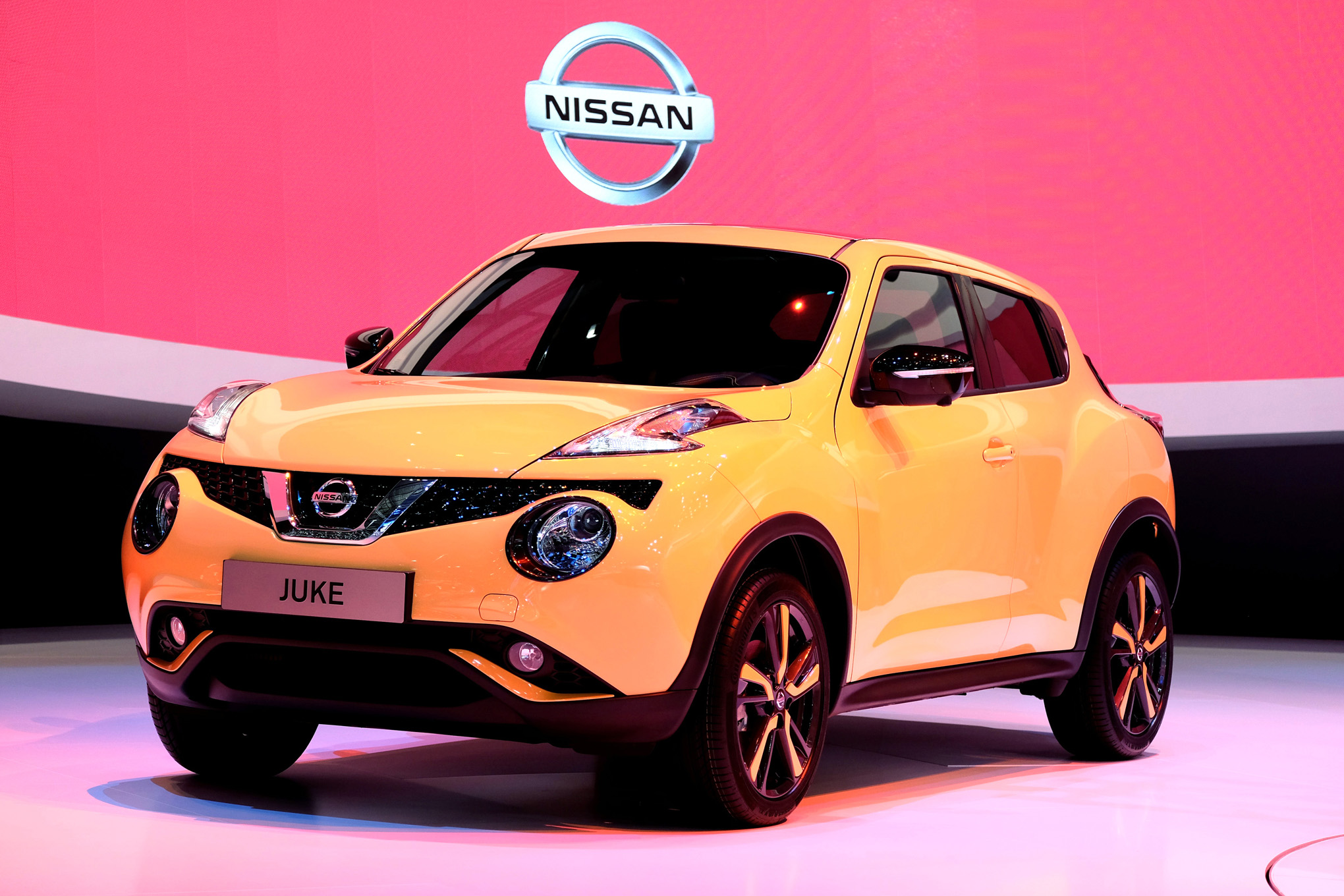 Juke 2015 hứa hẹn l&agrave; mẫu &ocirc; t&ocirc; gi&aacute; rẻ mang đến sự h&agrave;i l&ograve;ng cho người sử dụng