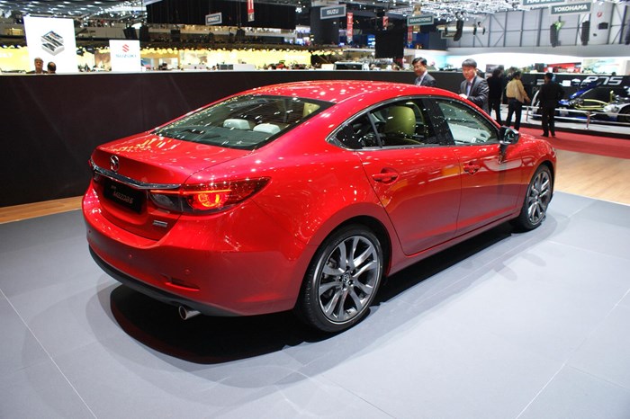 &Ocirc; t&ocirc; Mazda6 mới hứa hẹn sẽ tăng cường tối đa sự tiện lợi, tho&aacute;i m&aacute;i