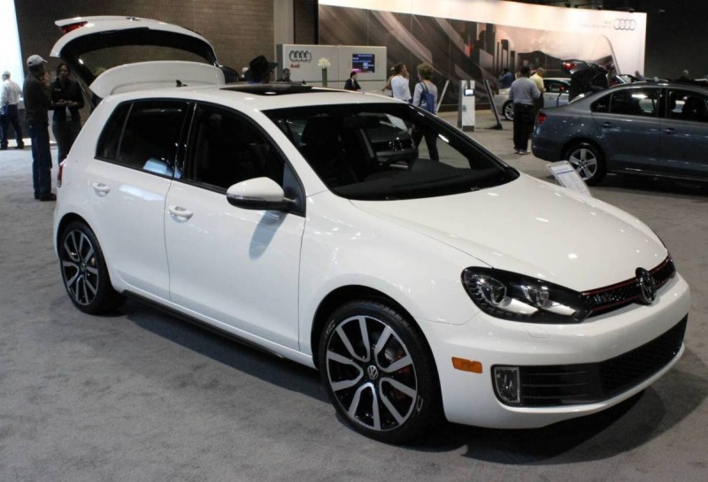 2012 Volkswagen GTI l&agrave; một mẫu &ocirc; t&ocirc; thể thao gi&aacute; rẻ 'hot' trong thị trường Ch&acirc;u &Acirc;u