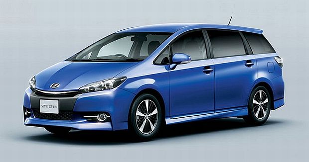 &Ocirc; t&ocirc; Toyota Wish mới với kiểu d&aacute;ng, thiết kế mượt m&agrave; v&agrave; tinh tế hơn
