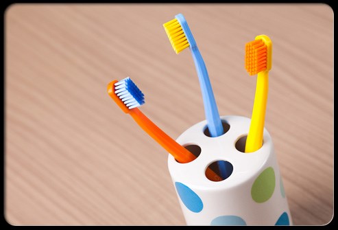 sự thật kinh ho&agrave;ng về b&agrave;n chải đ&aacute;nh răng